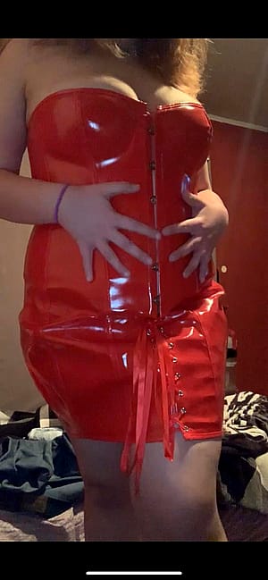 Red N Squeaky🥺😊'