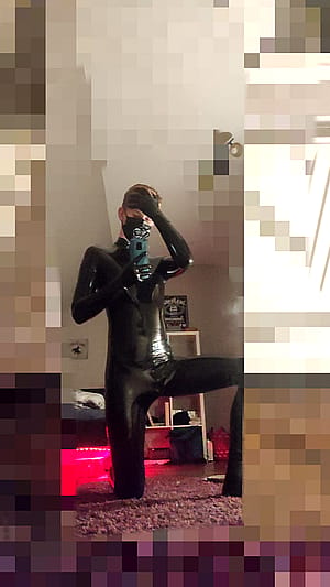 Finally Fully Covered In Latex🥰 With A Good Rubberhole To Use😌'