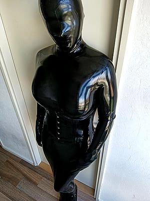 Being Faceless And Shiny Is Just Perfect!'