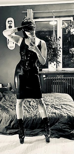 First Latex Outfit!'