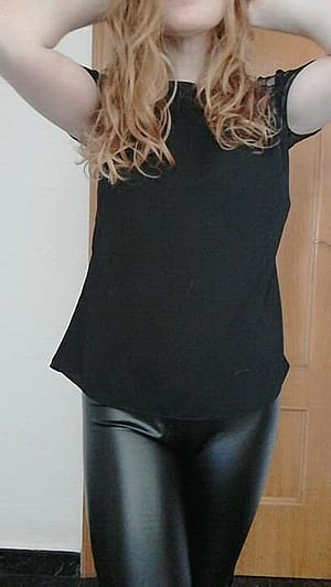 French Beauty In Shiny Pants [F]'