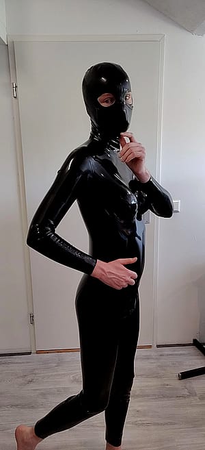 I got an new catsuit!'