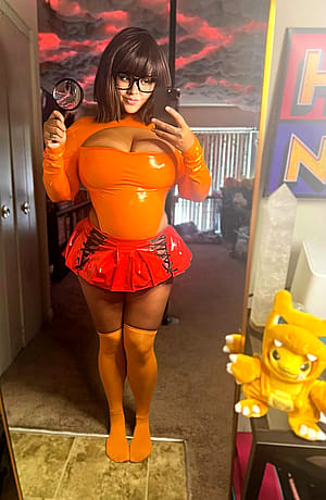 Velma Dinkley by Jezlene Rae'