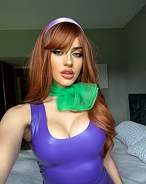 Latex Daphne cosplay!💜'