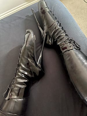 Latex And Ballet Boots 😍'