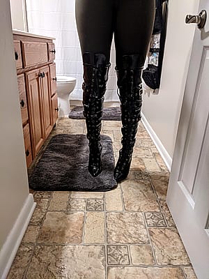 Waiting On My Latex Bodysuit To Be Delivered Tomorrow. Couldn't Help But To Try These Boots On As Soon As They Arrived Today 😍'