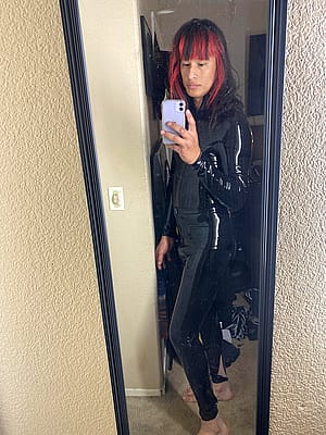 Red Hair ✅ Black Latex ✅ Goth ✅'