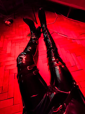 So Shiny Hell Boots'