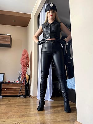 My Shiny Leather Outfit 😘'